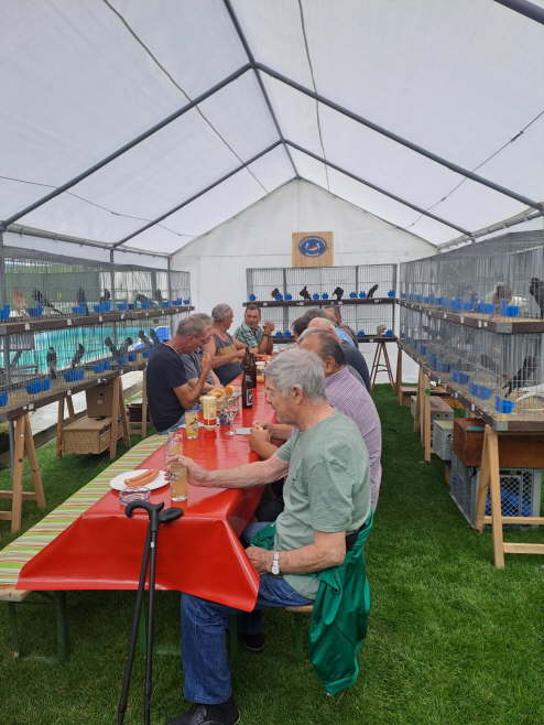 Gem�tlich sa� man Beisammen -2